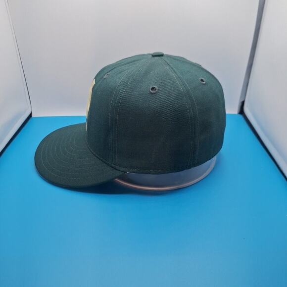 Vintage Notre Dame Fighting Irish Football Pro Line Fitted Hat Cap 7 3/8 Green - Picture 4 of 8